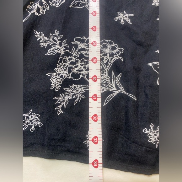 Floral‎ Black and White Dress Size Large - Picture 7 of 11
